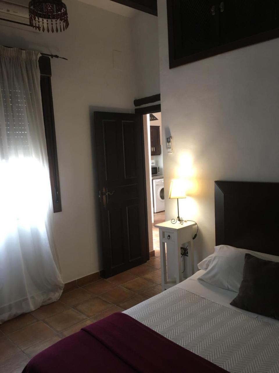 Apartamentos Victoria Bujalance Exterior photo