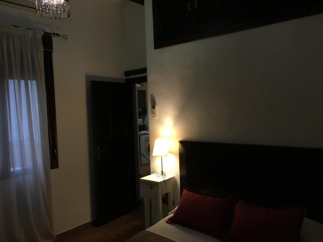 Apartamentos Victoria Bujalance Exterior photo