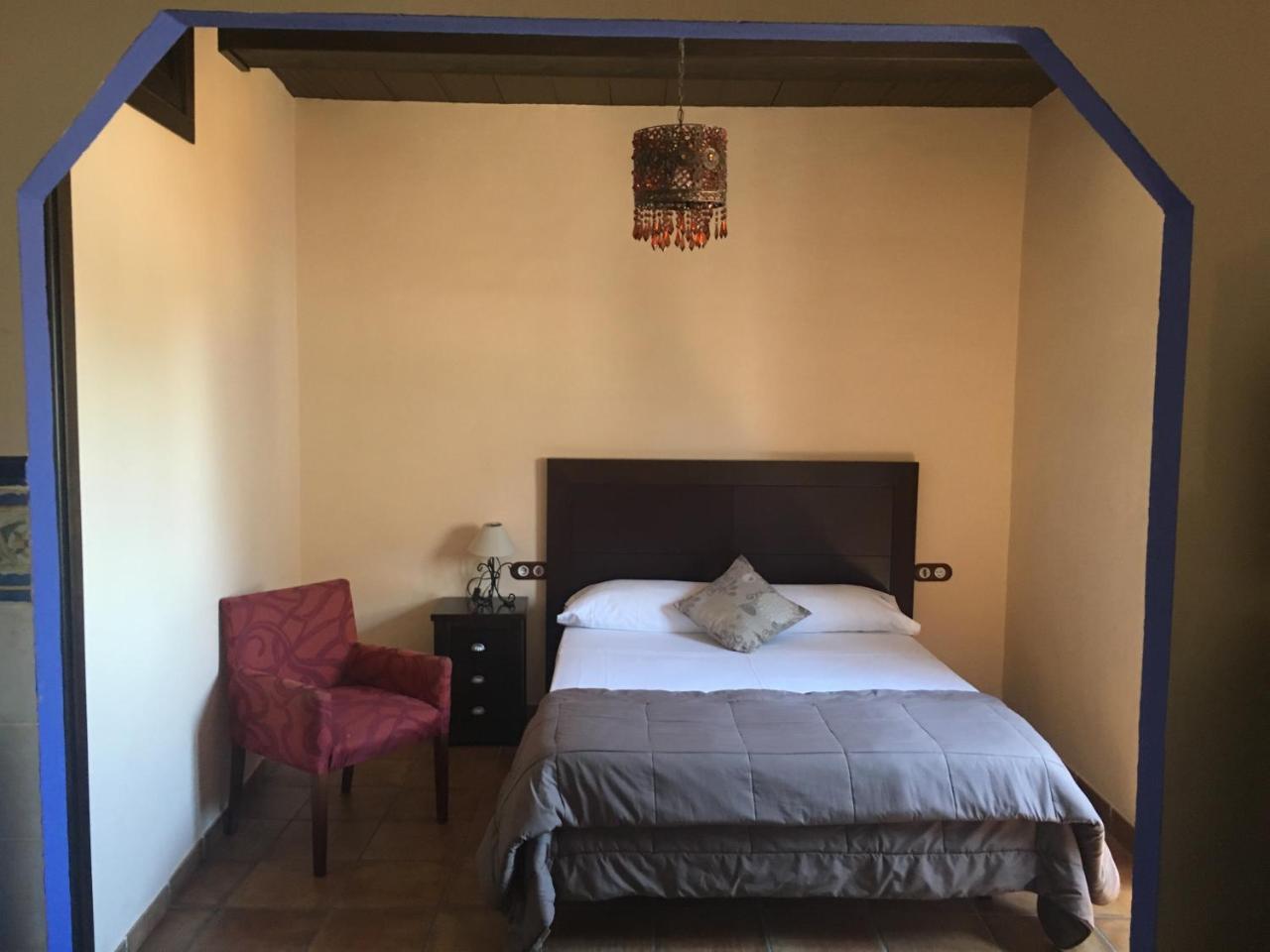 Apartamentos Victoria Bujalance Exterior photo