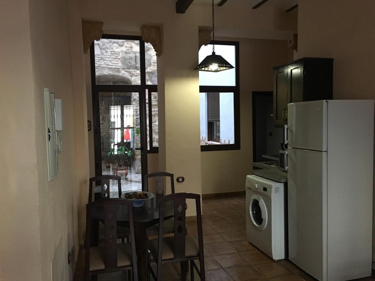 Apartamentos Victoria Bujalance Exterior photo